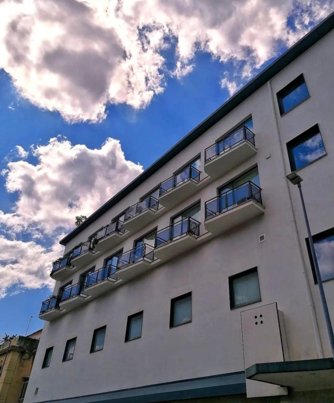 Hotel Cineapollo - Ogni Camera Un Film! Messina Exterior photo